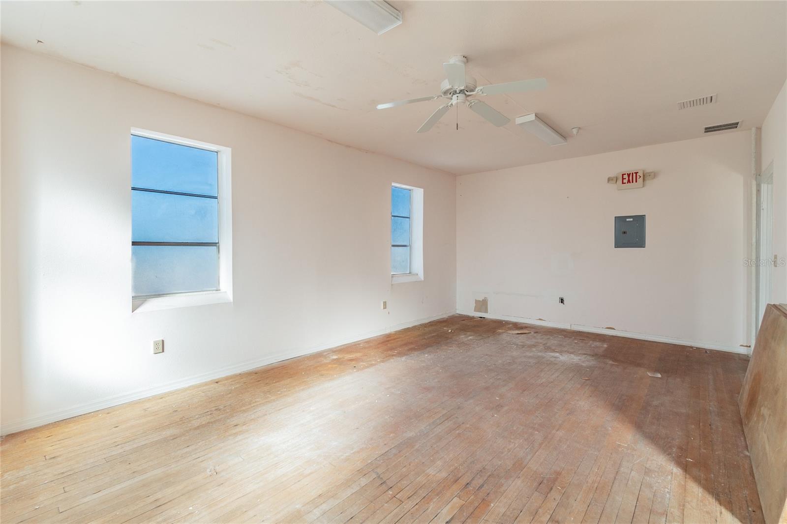 Church Building For Sale in Lakeland, FL - 23,700 sq ft $4,750,000