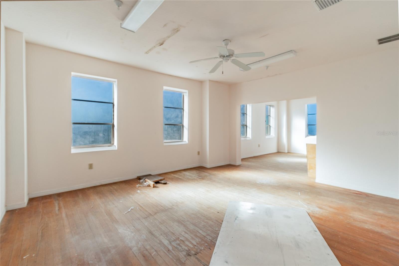 Church Building For Sale in Lakeland, FL - 23,700 sq ft $4,750,000