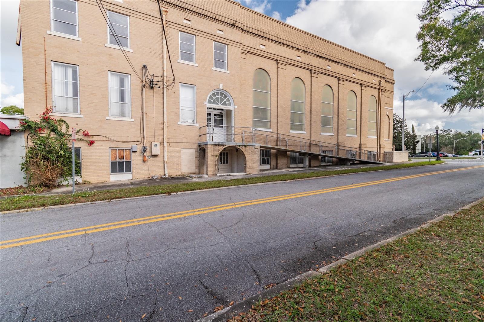 Church Building For Sale in Lakeland, FL - 23,700 sq ft $4,750,000