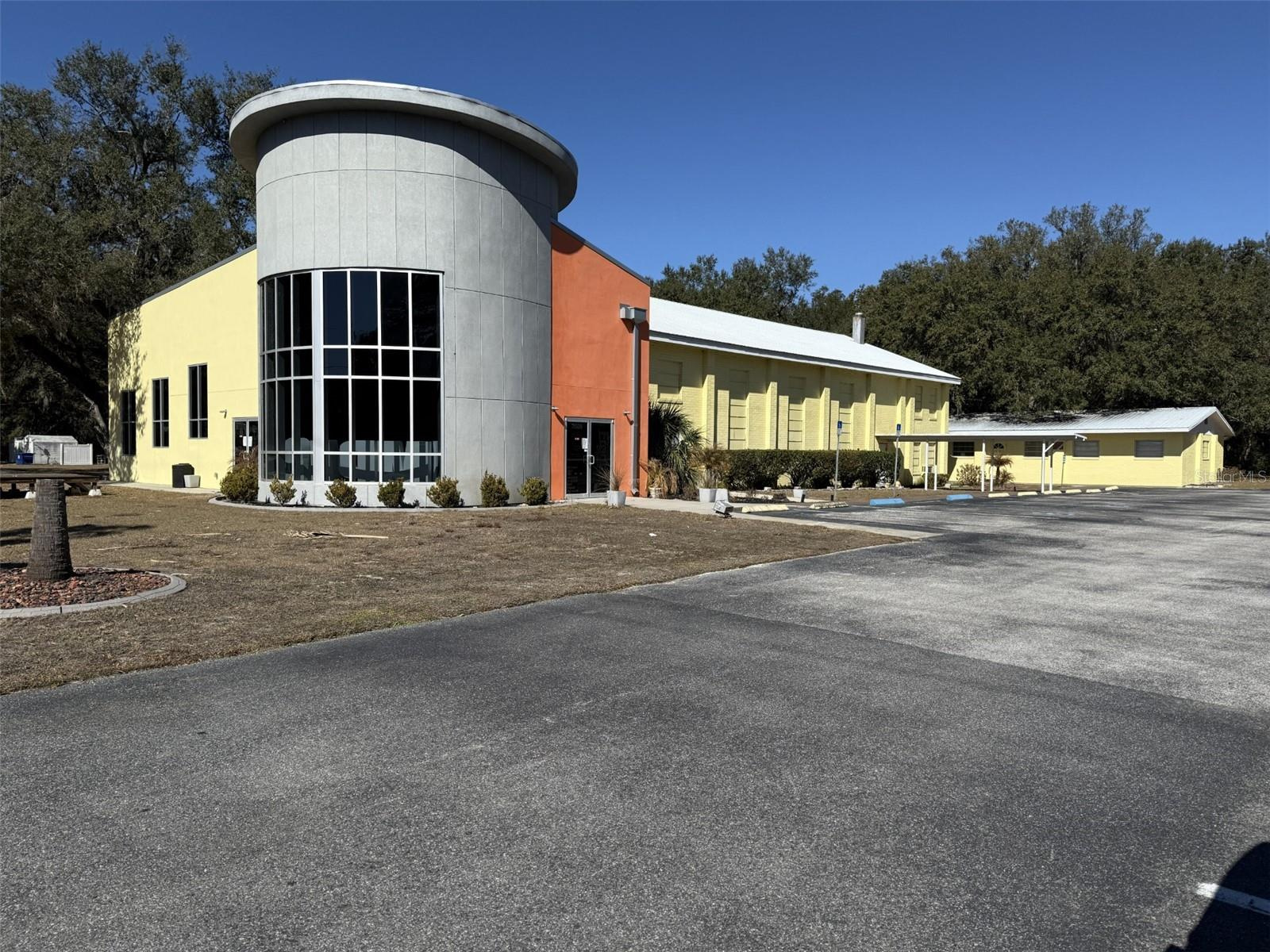 Large Church Building & Classrooms For Sale in Leesburg, FL