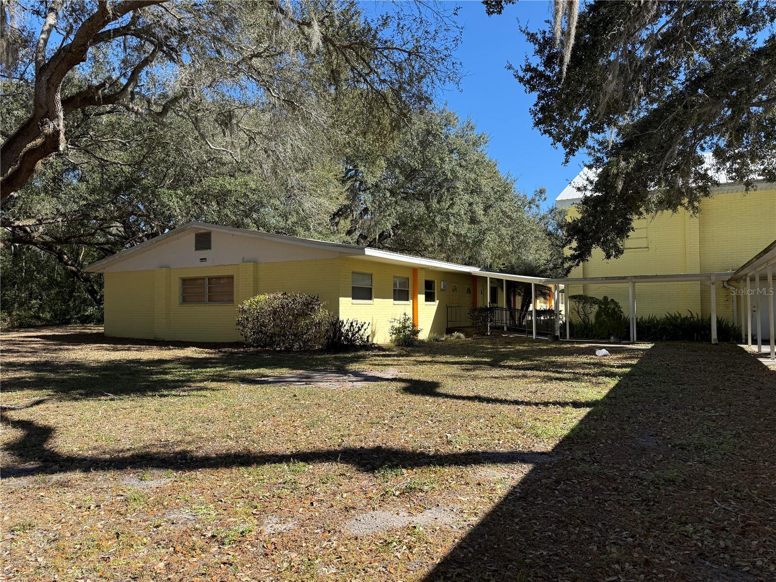 Large Church Building & Classrooms For Sale in Leesburg, FL $1,395,000