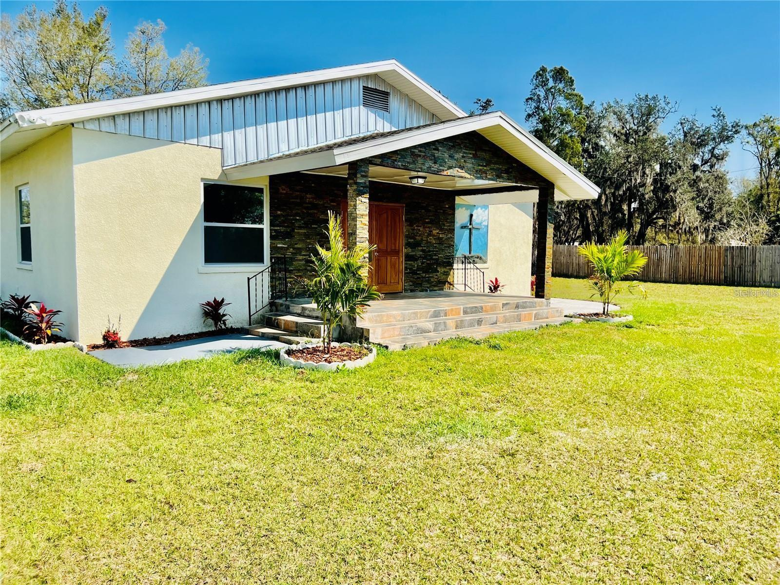 Church Building & Living Quarters For Sale in Bartow, FL
