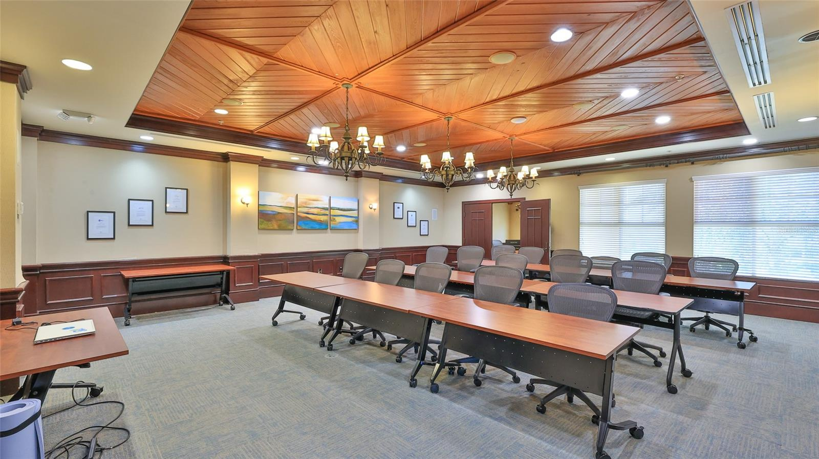 Palm Coast Office Building For Sale - 26,000 Sq Ft $4,700,000 Palm Coast Office Building For Sale - 26,000 Sq Ft $4,700,000