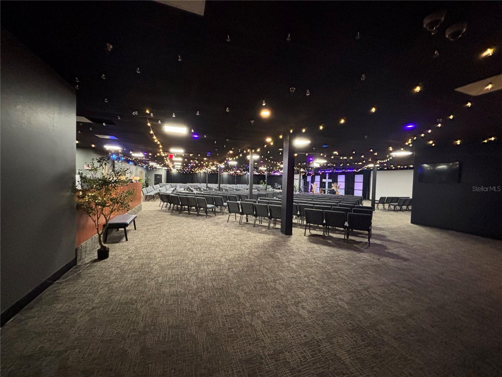 Church, School, or Office Building For Sale in Orlando Central Park Area - 38,000 Sq Ft $4,700,000 Church, School, or Office Building For Sale in Orlando Central Park Area - 38,000 Sq Ft $4,700,000